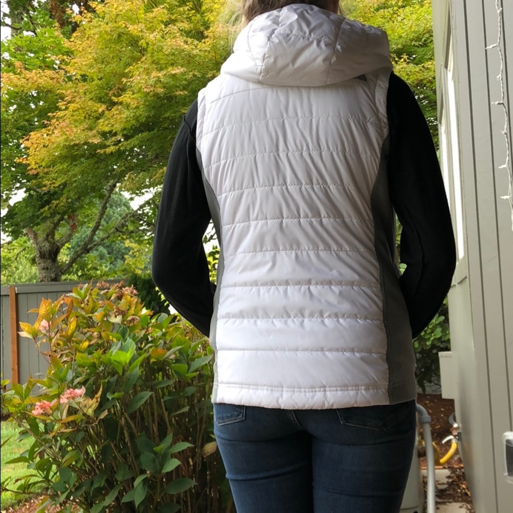 north face puffy vest - Picture 2 of 2